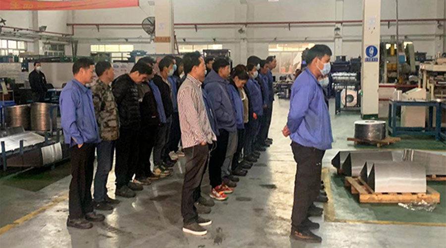 保健康 趕生產(chǎn)！金環(huán)電器早會叮囑員工注意防疫