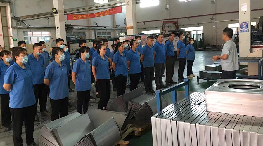 五一放假在即！金環(huán)電器沖壓車間開展早會強(qiáng)調(diào)工作效率