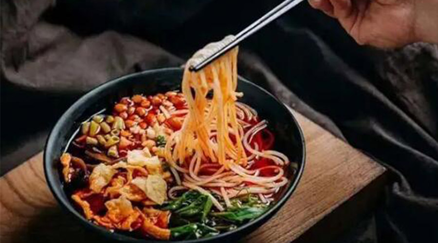 吃螺螄粉衣服上有味道如何快速解決！滾筒衣服烘干機有辦法