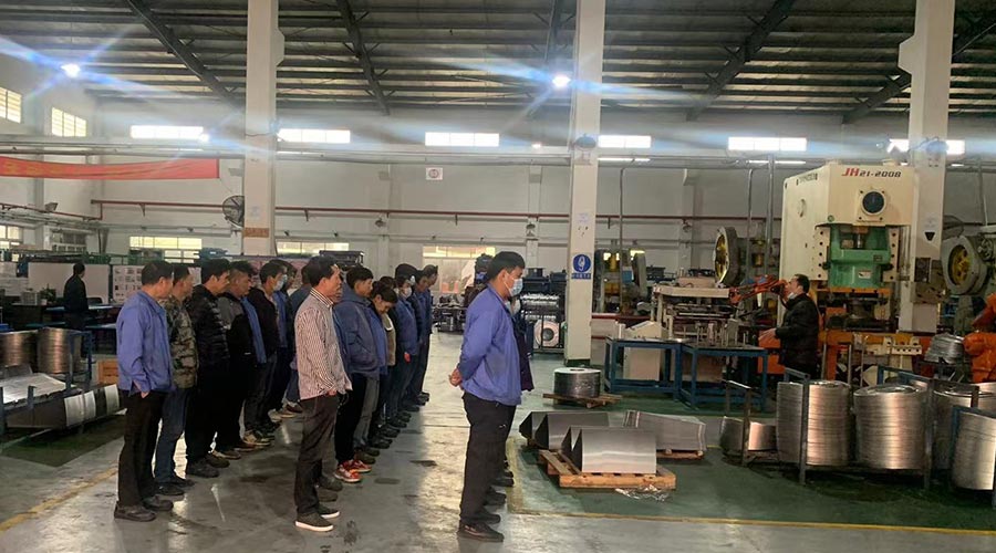 意氣奮發(fā)！金環(huán)電器沖壓車間組織人員開展例行早會